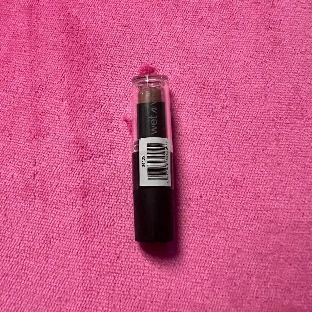 Wet n Wild Megalast Matte Lipstick in Sweet Cream New 34422